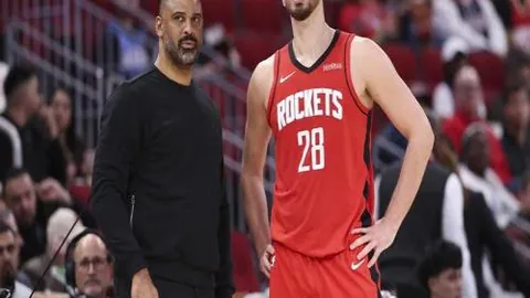 【大动作调整】国乒局势剧变：王励勤果断改革，林诗栋蒯曼拆对，王楚钦连退赛成焦点！